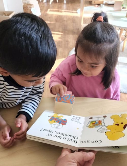 Children enjoying a gallery and craft activity together